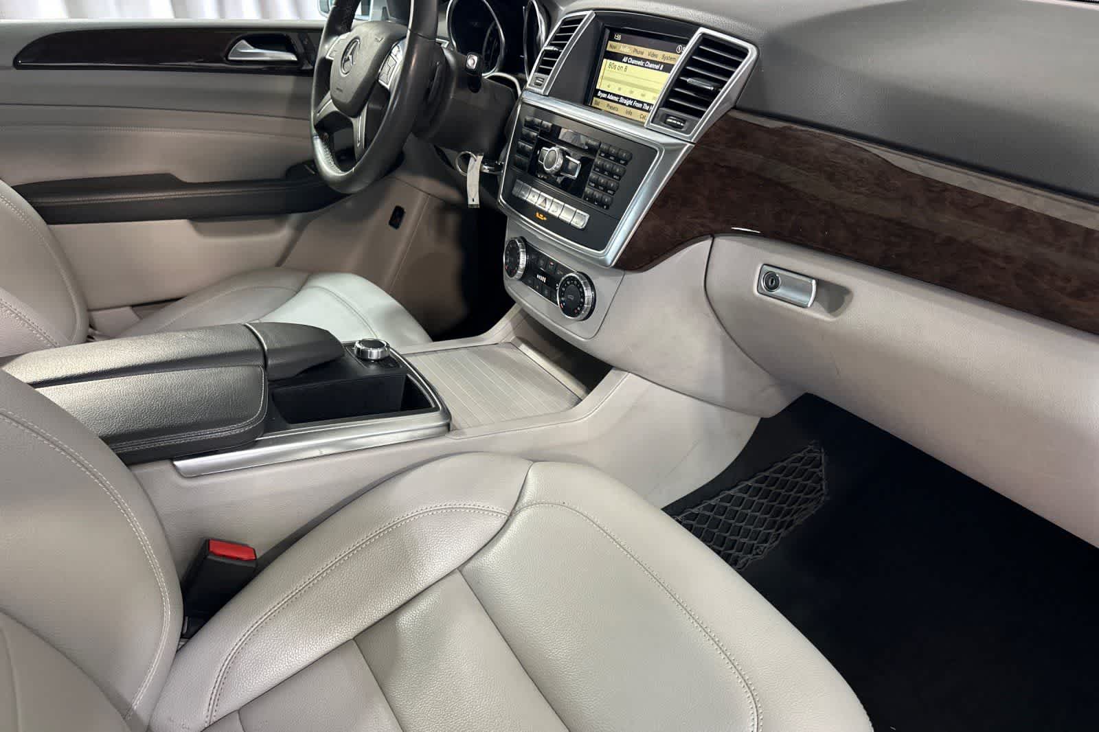 Thumbnail: 2012 Mercedes-Benz M-Class - 18