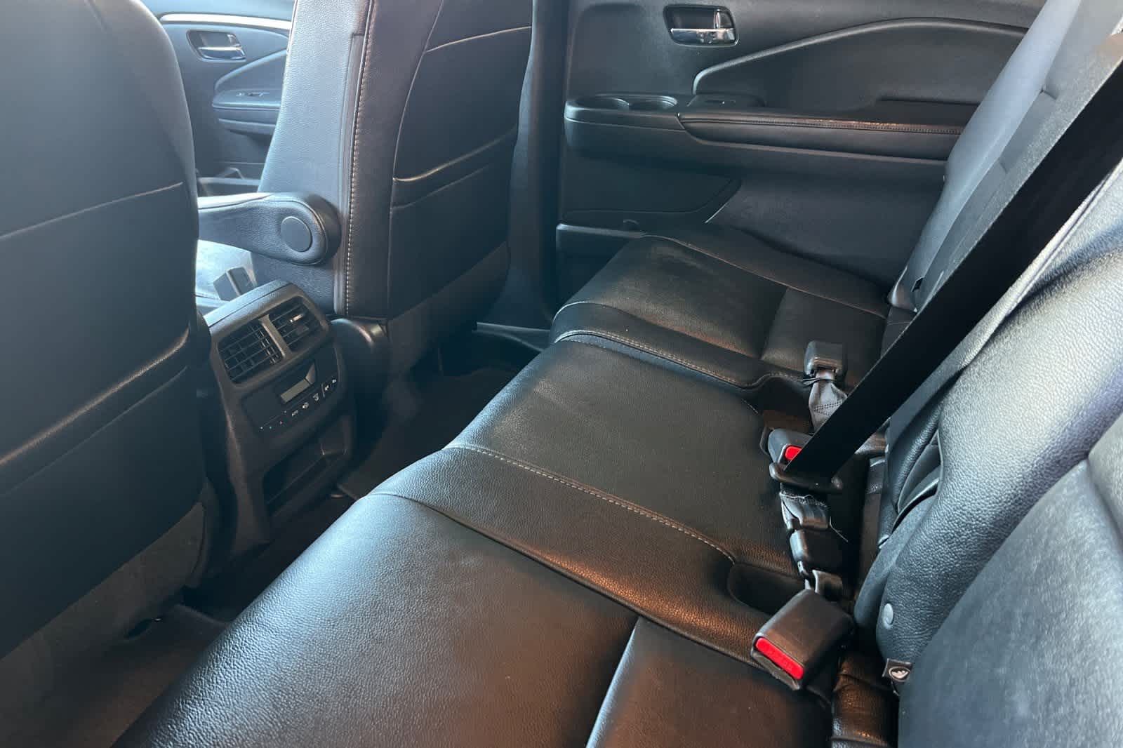 Thumbnail: 2017 Honda Pilot - 5