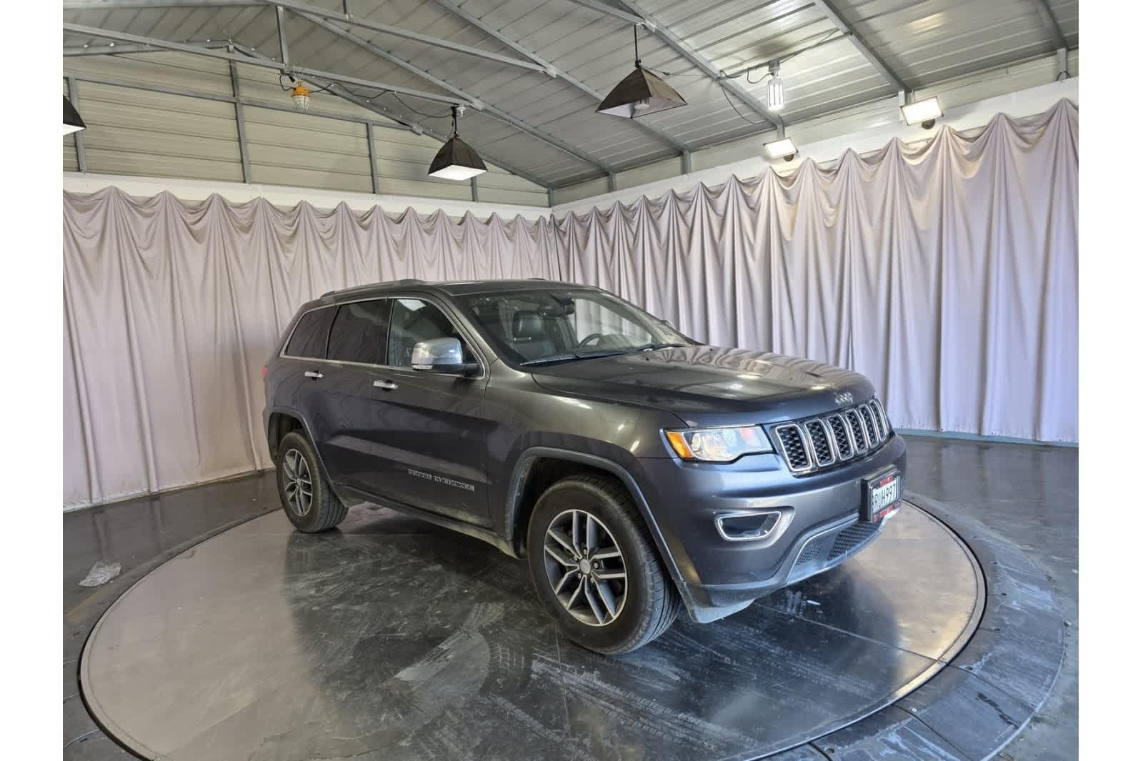 Thumbnail: 2017 Jeep Grand Cherokee - 6