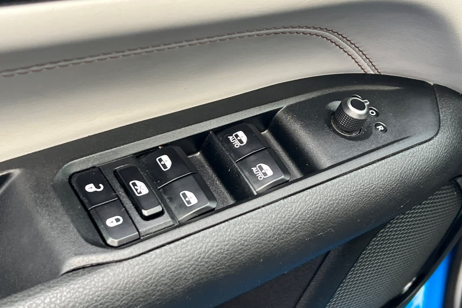 Thumbnail: 2023 Jeep Compass - 14