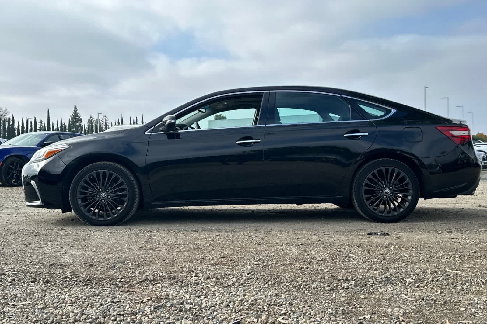 Thumbnail: 2016 Toyota Avalon - 6