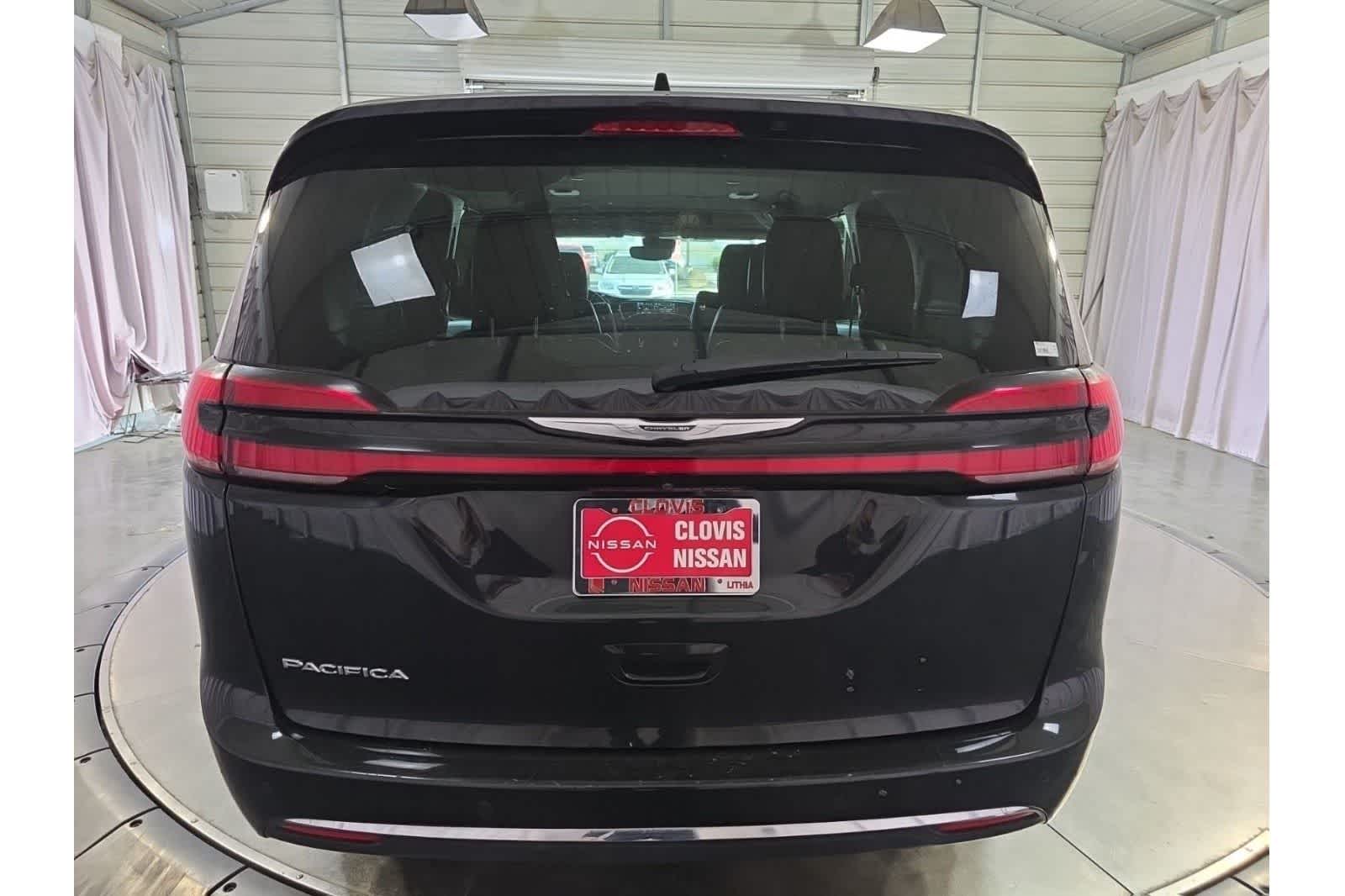 Thumbnail: 2023 Chrysler Pacifica - 9