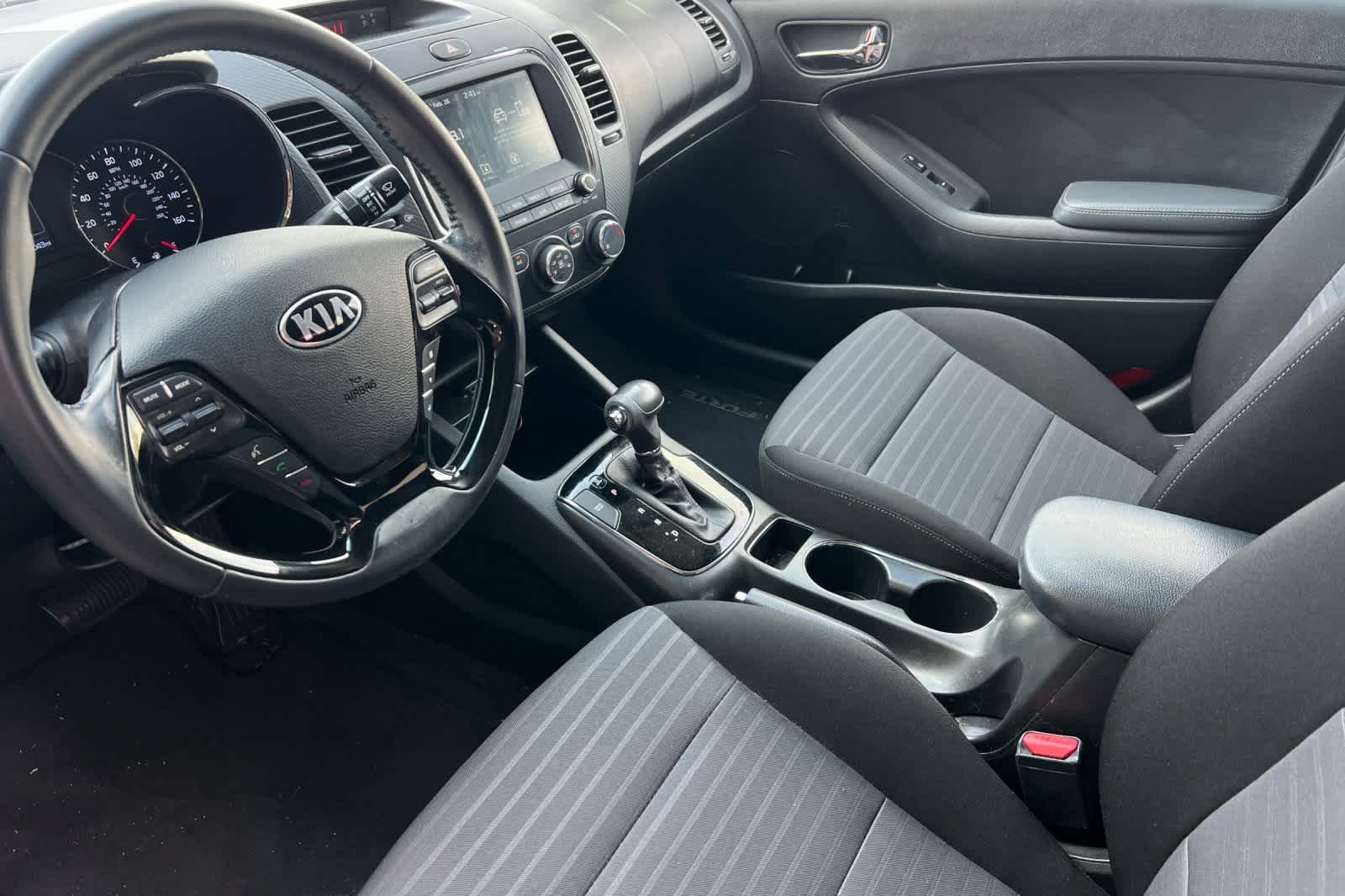 Thumbnail: 2018 Kia Forte - 12