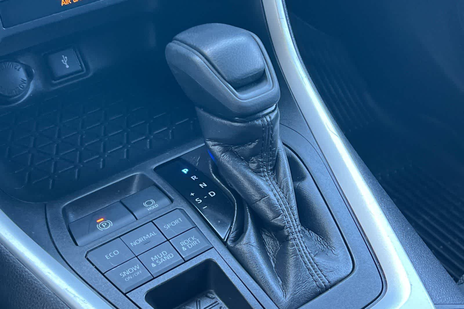 Thumbnail: 2021 Toyota RAV4 - 26