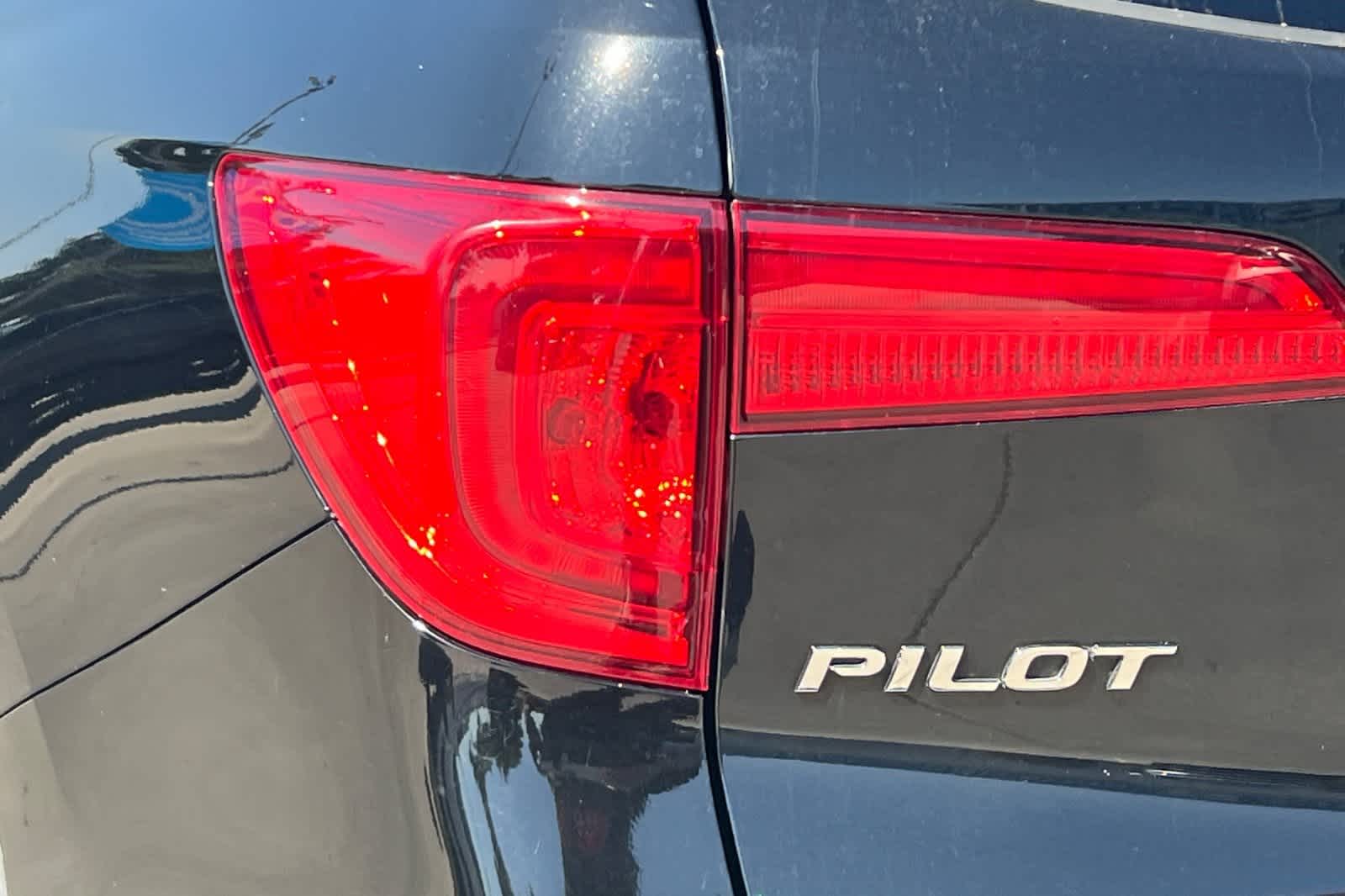 Thumbnail: 2017 Honda Pilot - 13