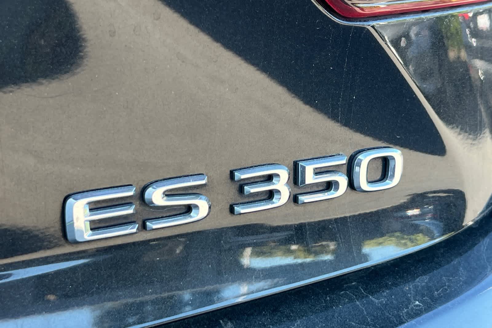 Thumbnail: 2015 Lexus ES - 15