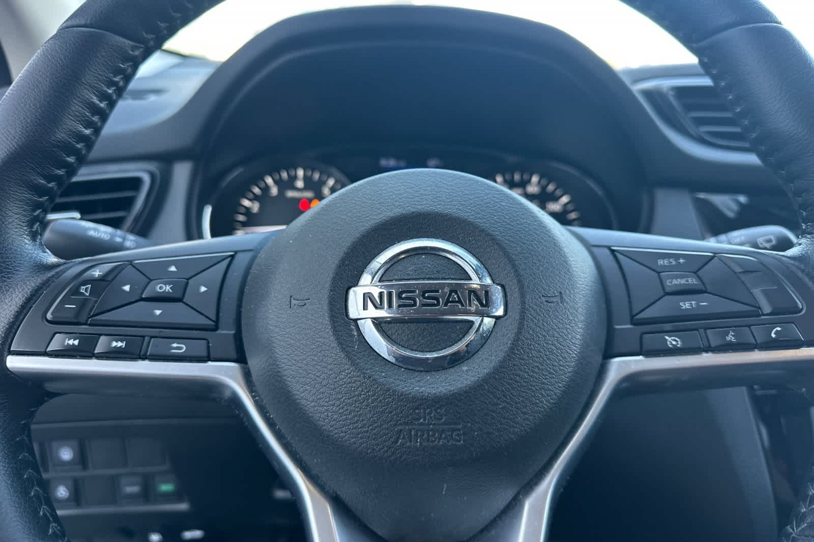 Thumbnail: 2021 Nissan Rogue Sport - 26