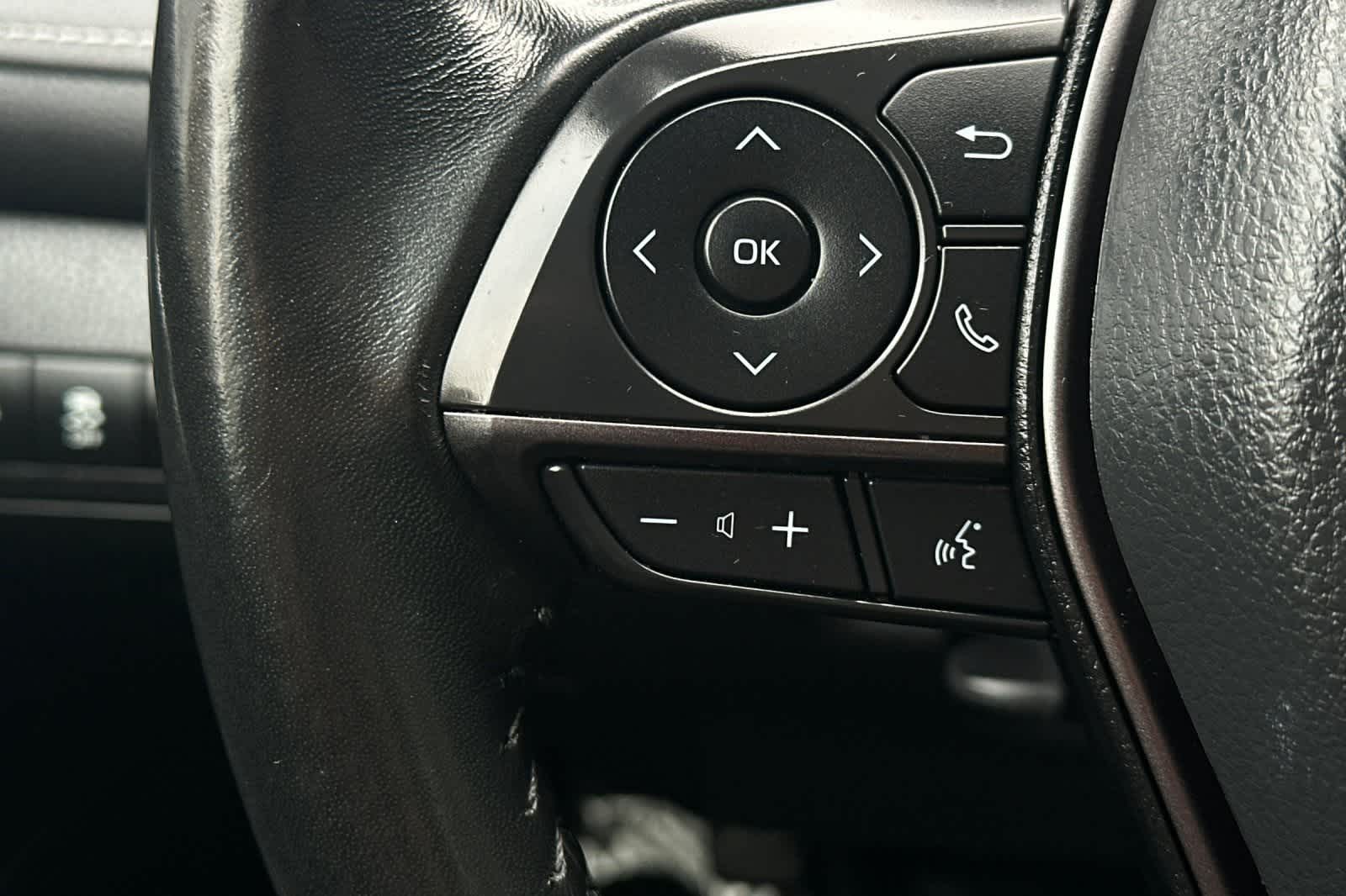 Thumbnail: 2023 Toyota Camry - 28