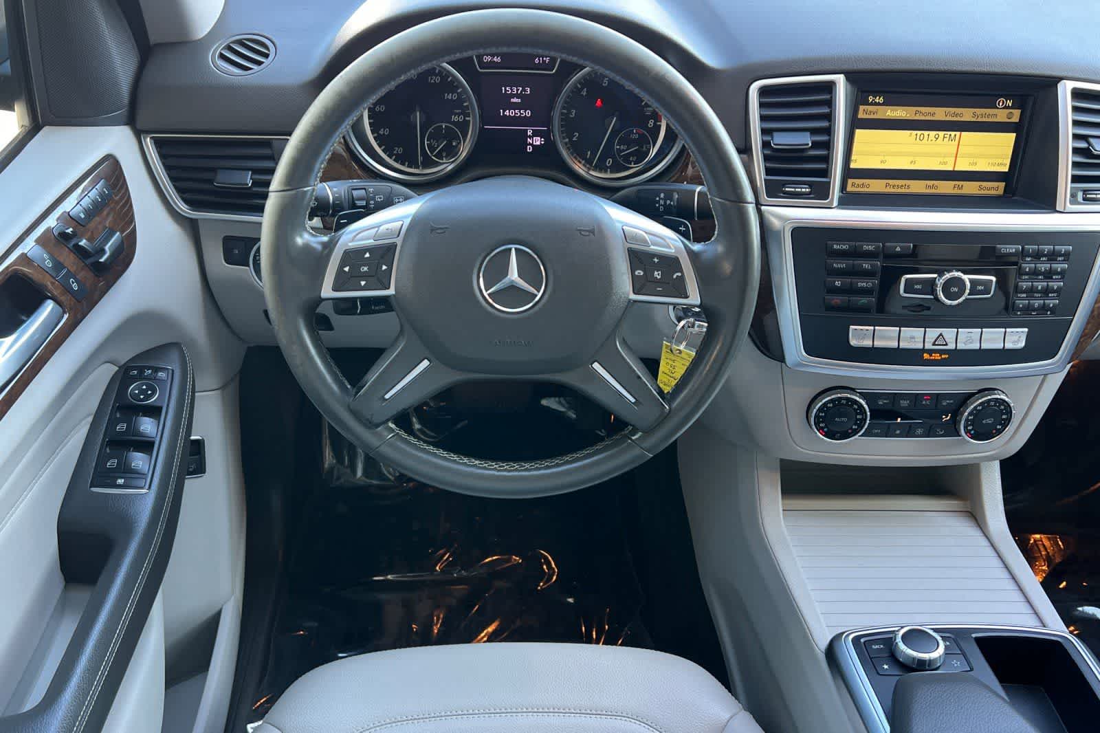 Thumbnail: 2012 Mercedes-Benz M-Class - 16