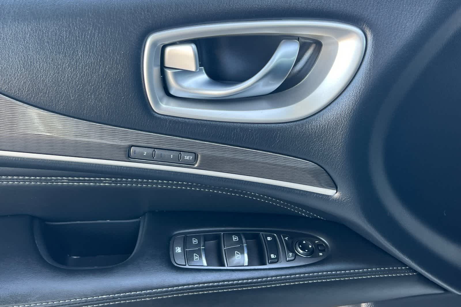 Thumbnail: 2017 INFINITI QX60 - 15