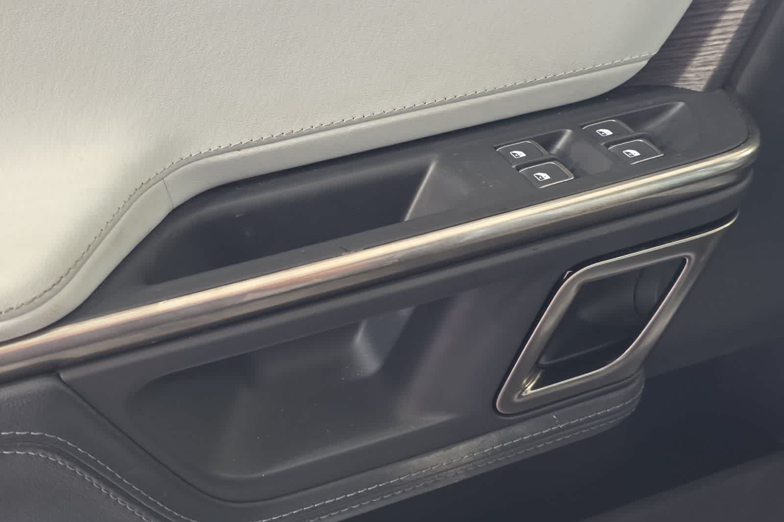Thumbnail: 2023 Rivian R1S - 15