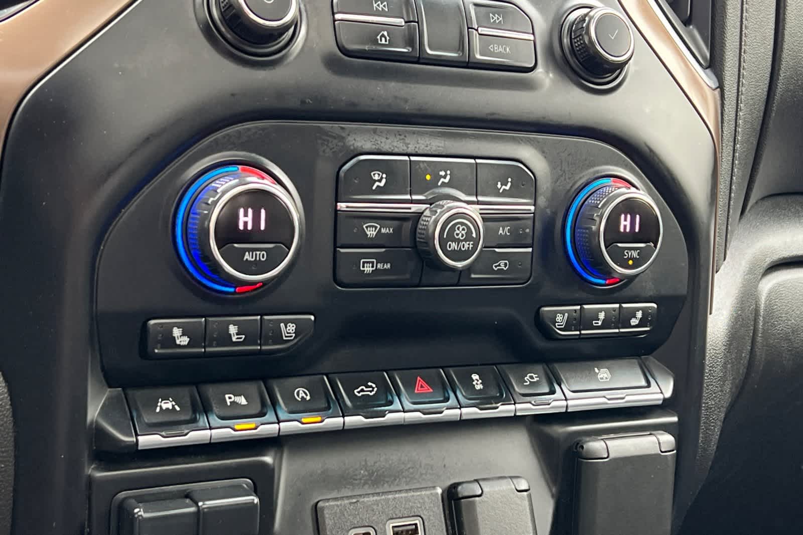 Thumbnail: 2021 Chevrolet Silverado 1500 - 24