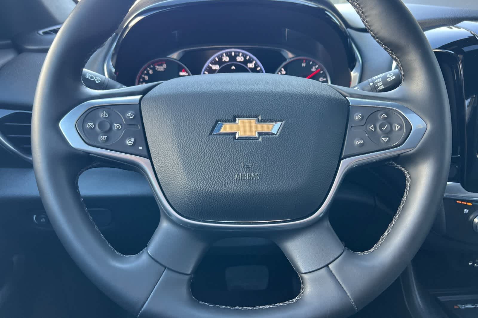 Thumbnail: 2023 Chevrolet Traverse - 28