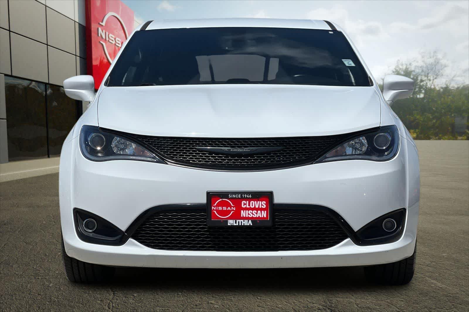 Thumbnail: 2020 Chrysler Pacifica - 10