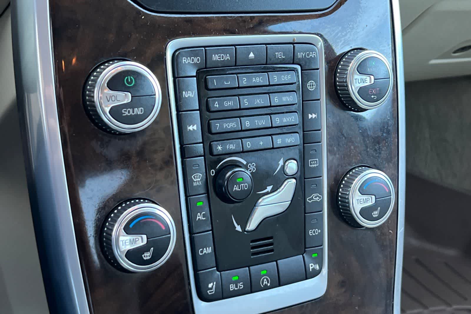 Thumbnail: 2015 Volvo S80 - 22