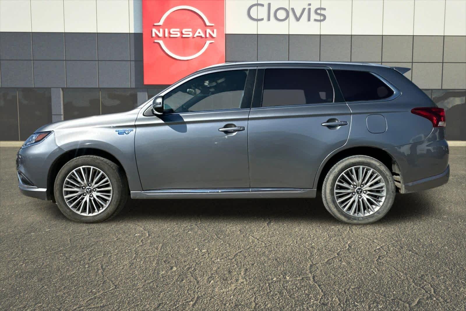 Thumbnail: 2022 Mitsubishi Outlander - 6
