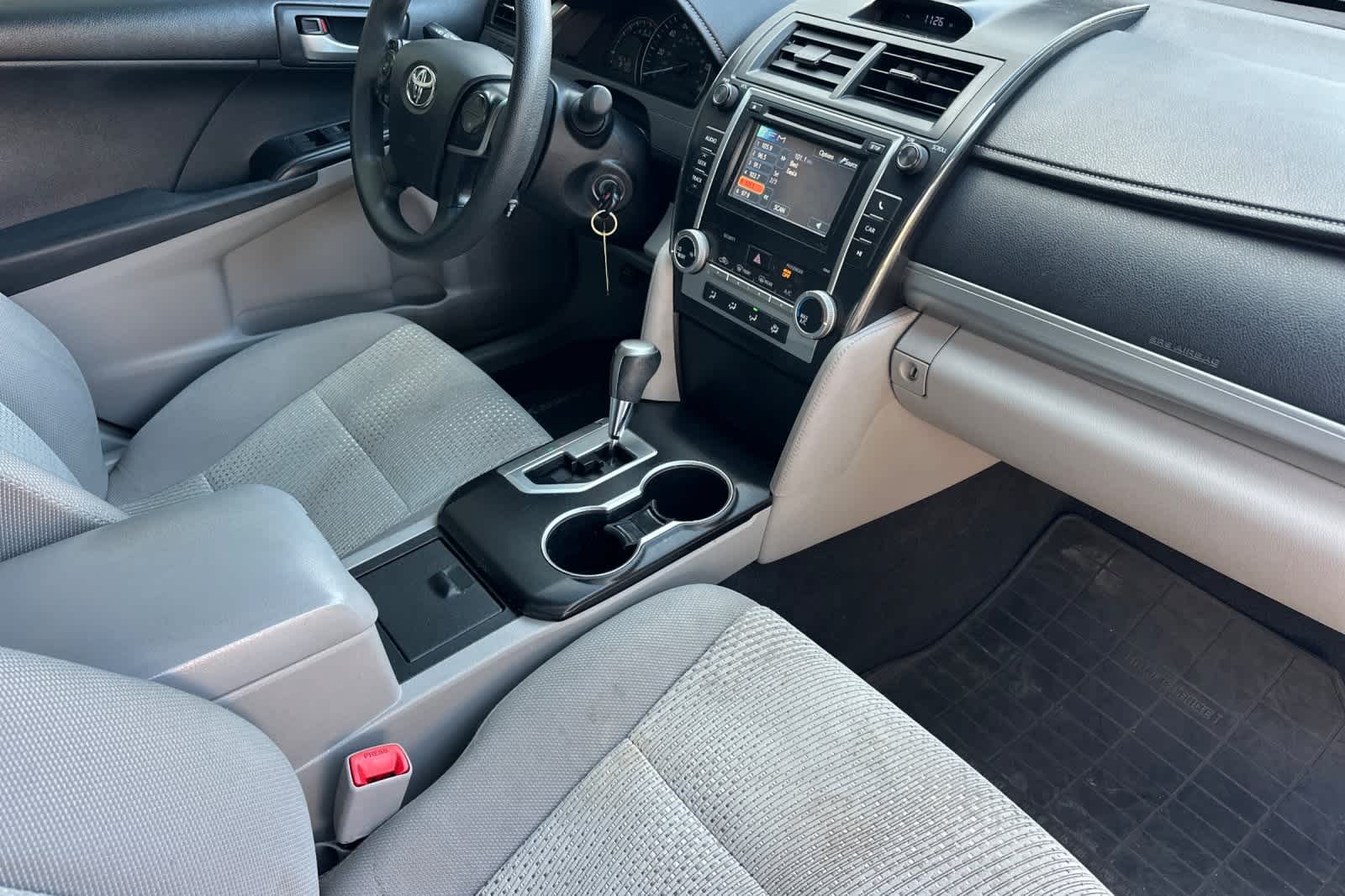 Thumbnail: 2012 Toyota Camry - 16