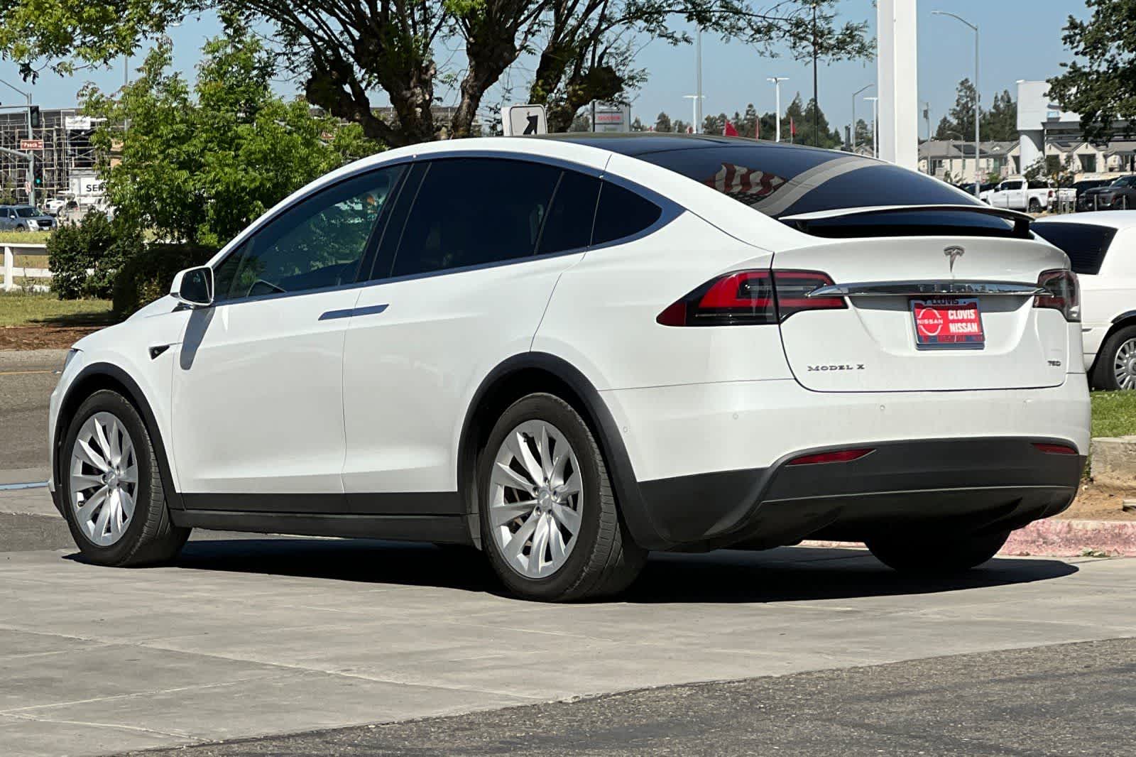 Thumbnail: 2018 Tesla Model X - 7