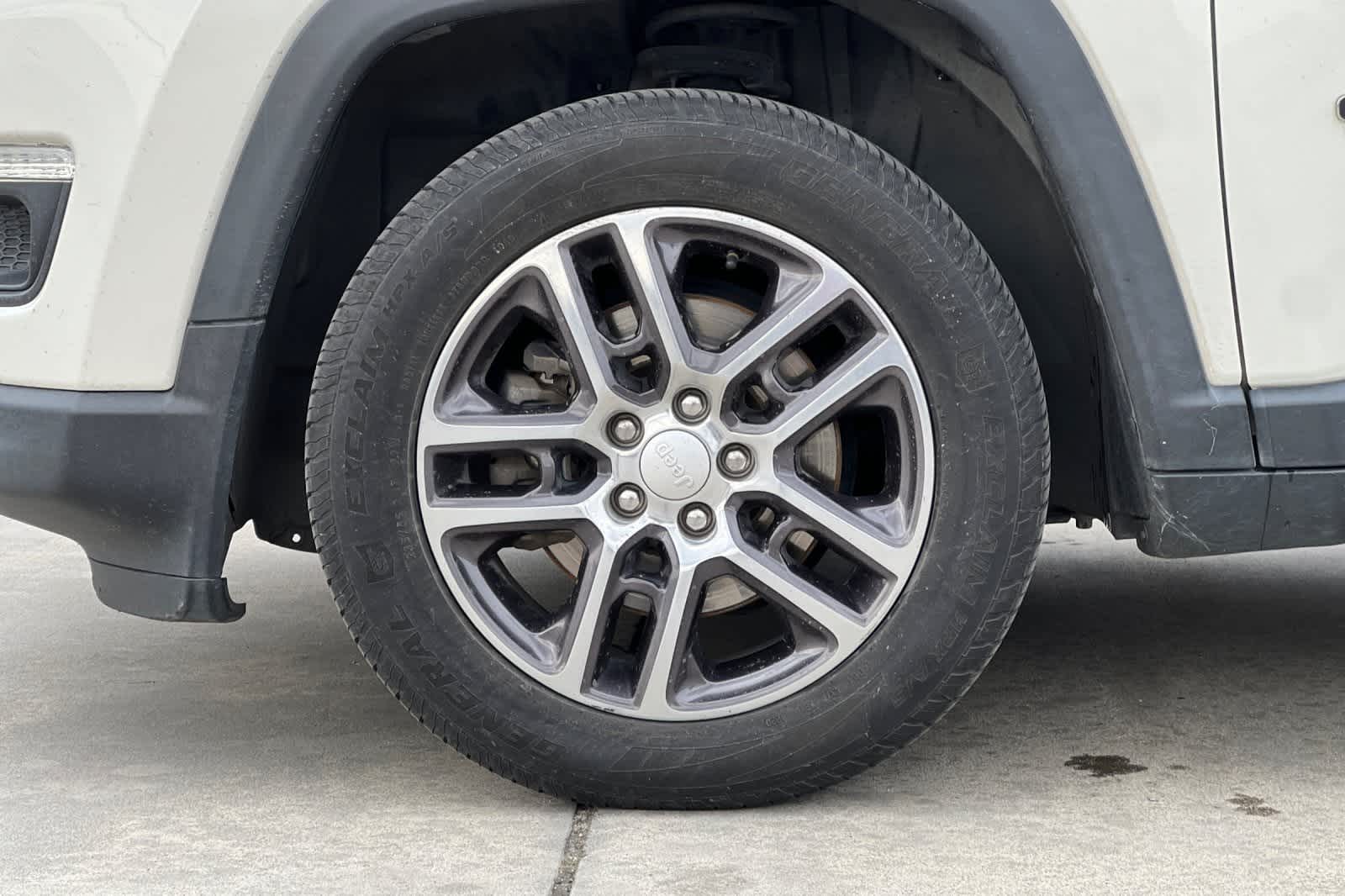 Thumbnail: 2018 Jeep Compass - 29