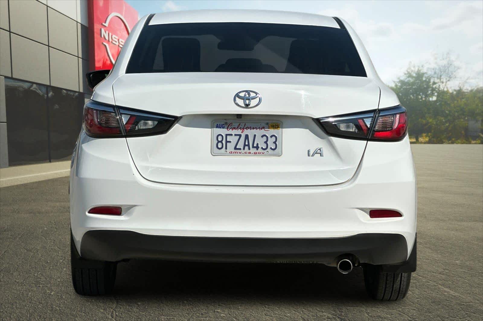 Thumbnail: 2018 Toyota Yaris iA - 8
