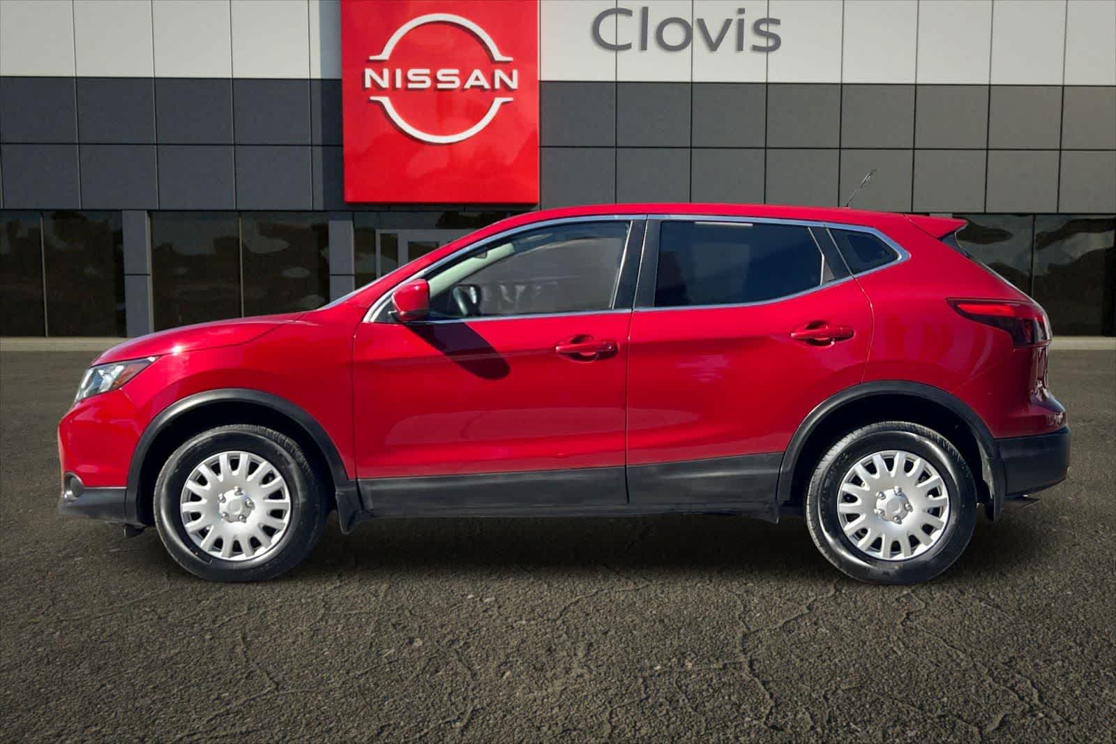 Thumbnail: 2018 Nissan Rogue Sport - 6