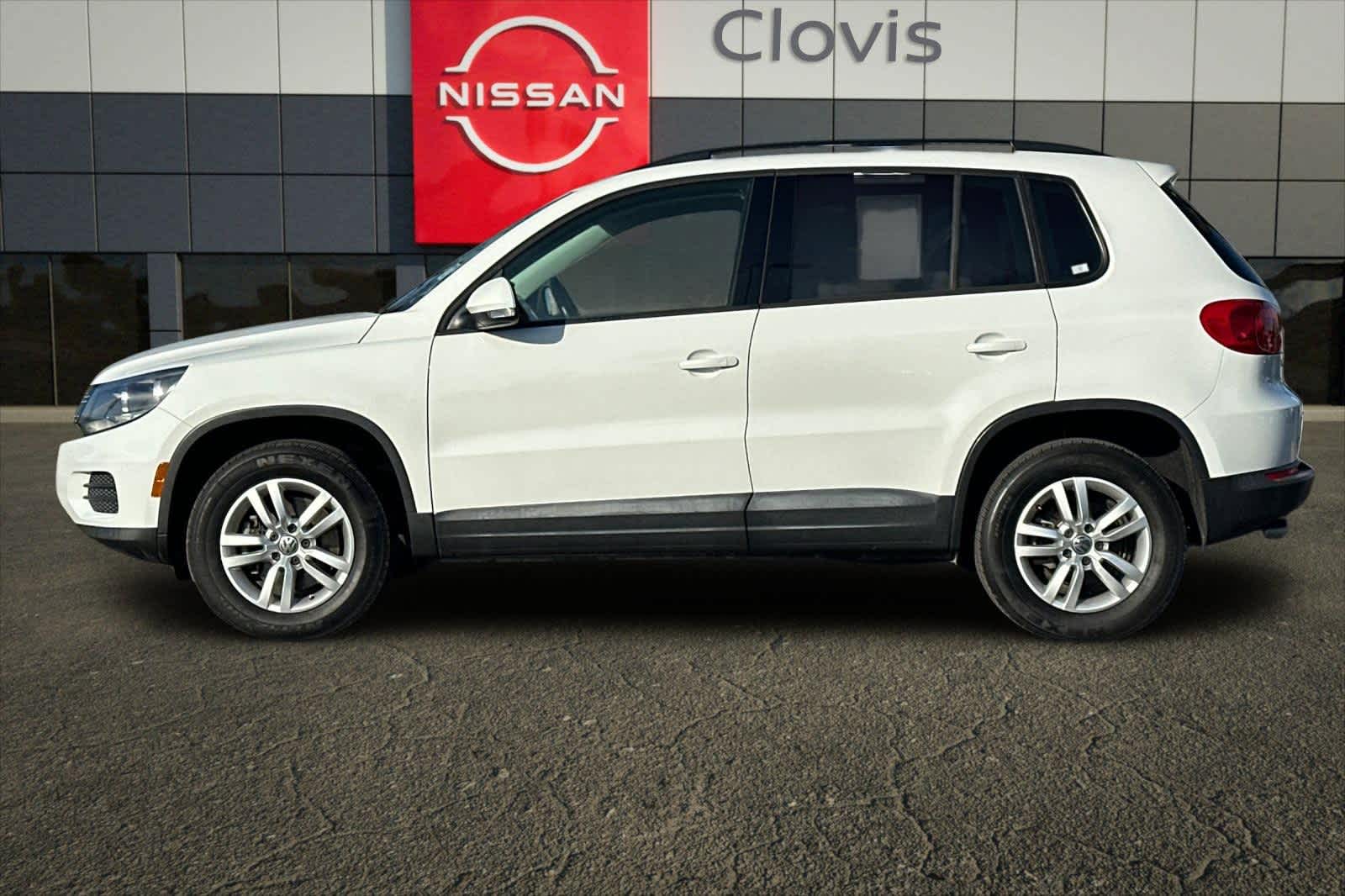 Thumbnail: 2017 Volkswagen Tiguan - 6