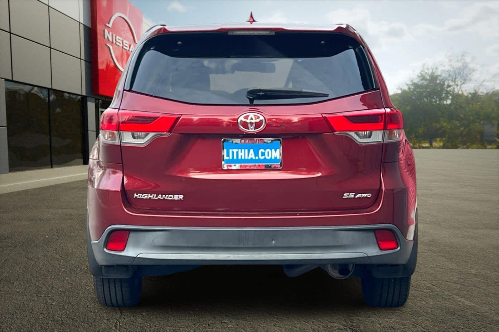 Thumbnail: 2017 Toyota Highlander - 8