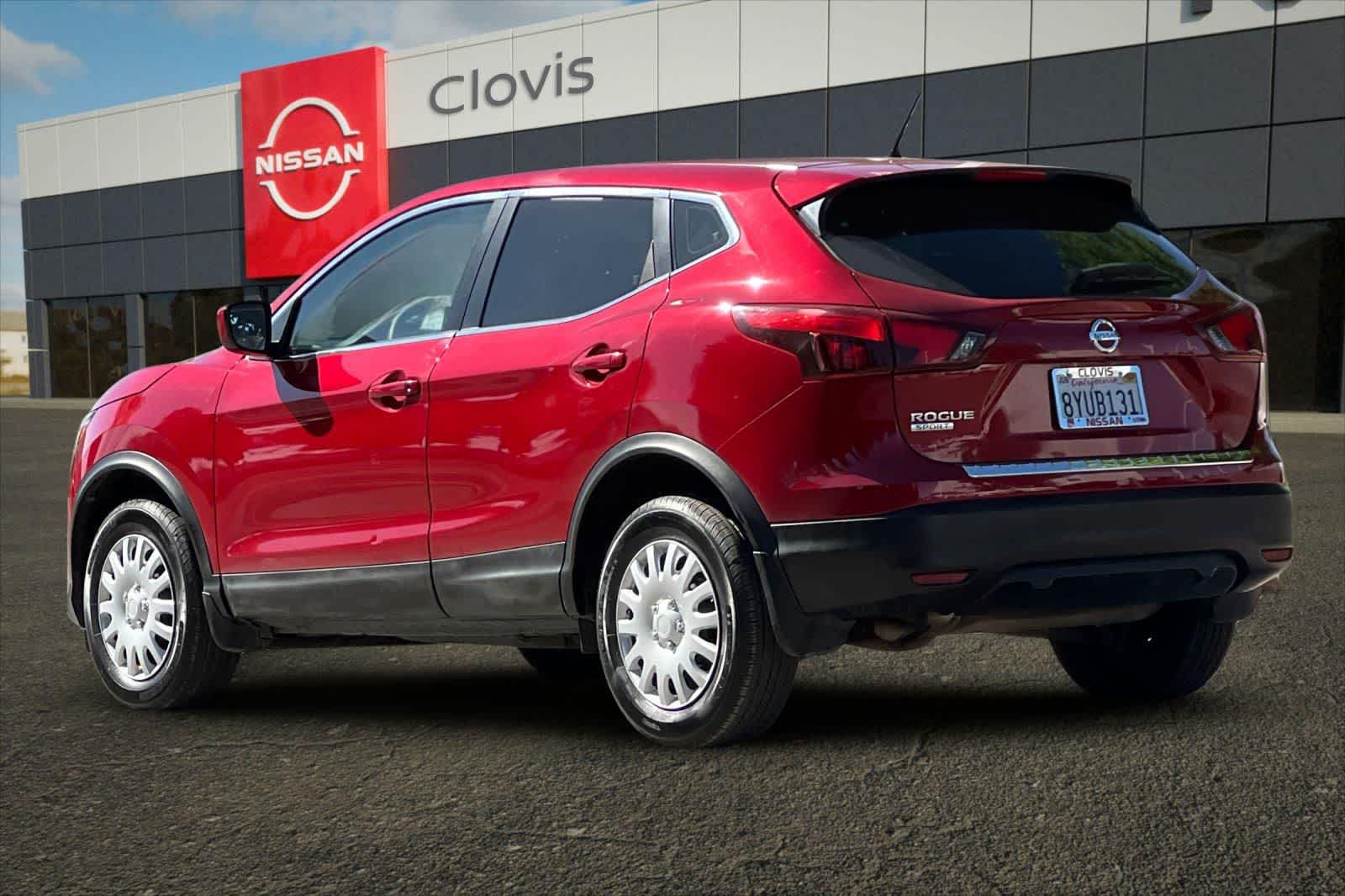 Thumbnail: 2018 Nissan Rogue Sport - 7