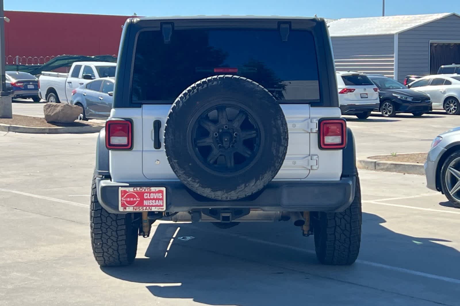 Thumbnail: 2019 Jeep Wrangler - 8