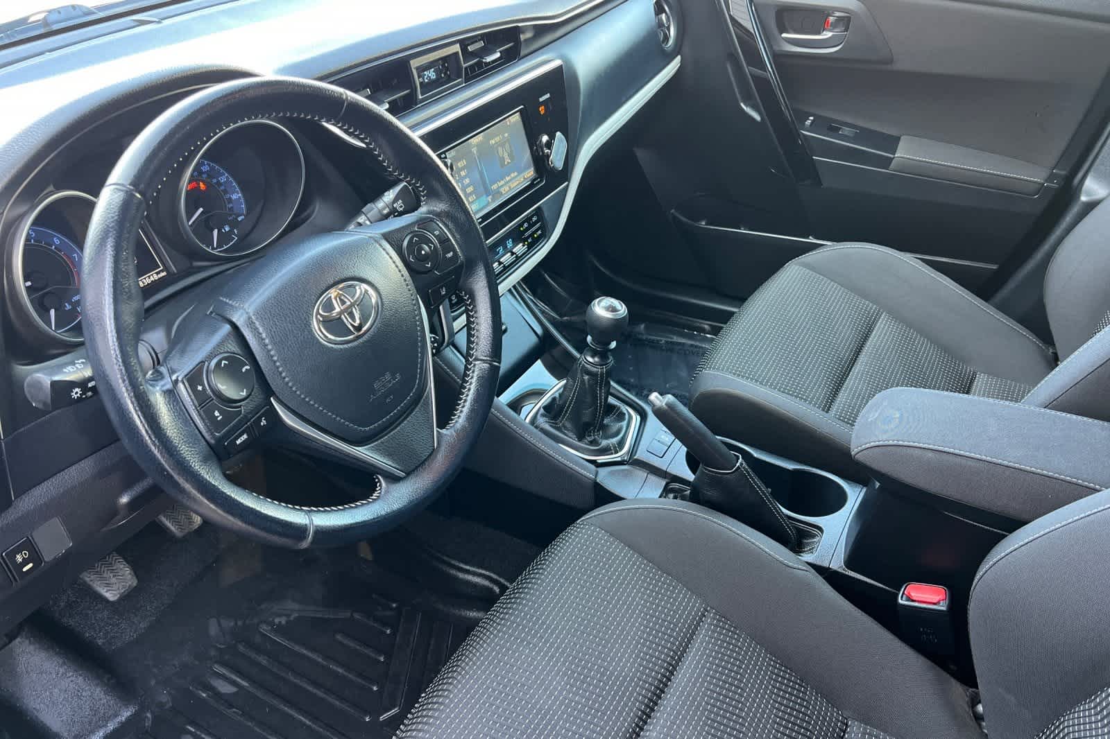 Thumbnail: 2018 Toyota Corolla iM - 12