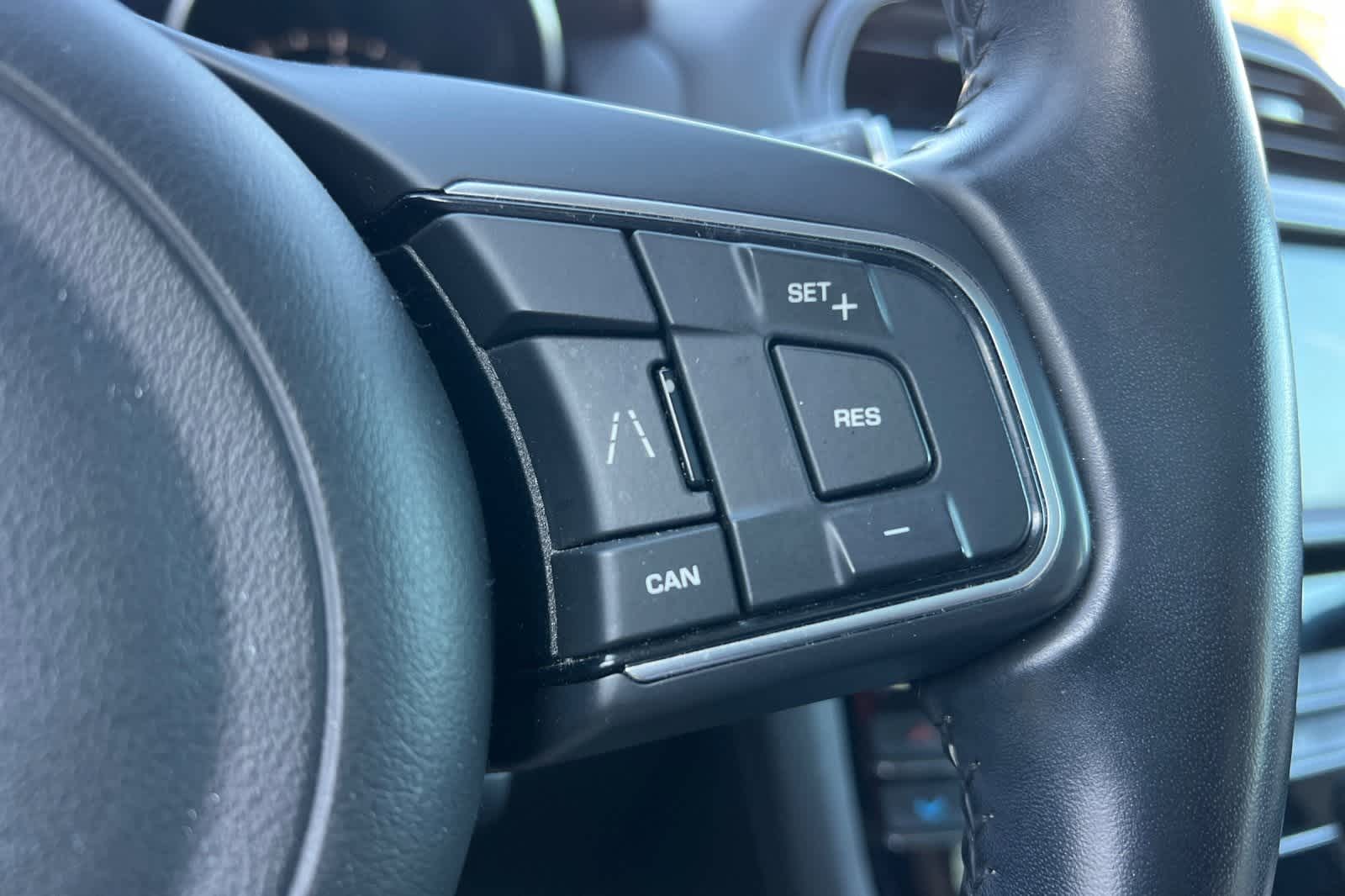 Thumbnail: 2019 Jaguar F-Pace - 31