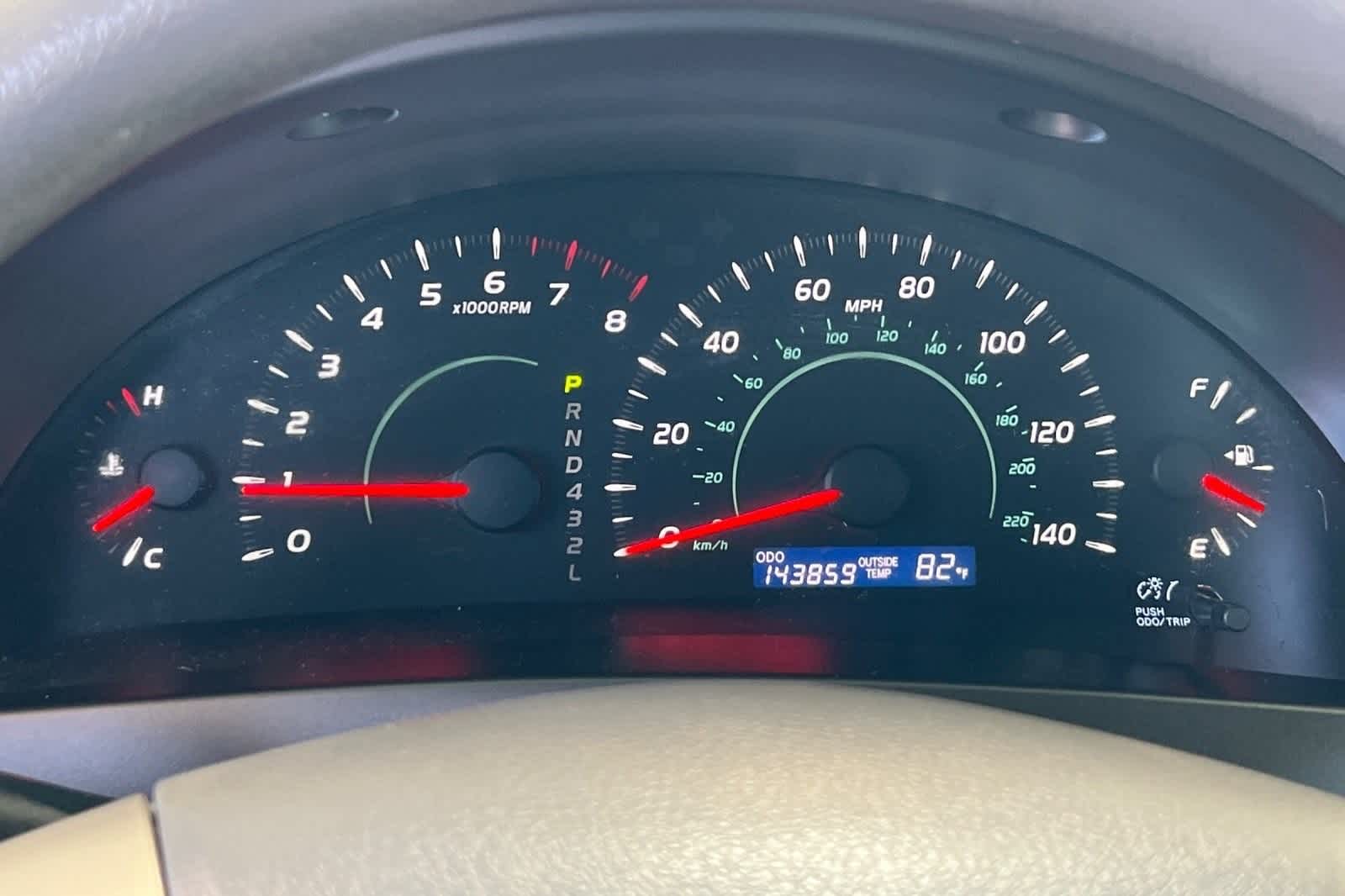 2009 Toyota Camry LE 24