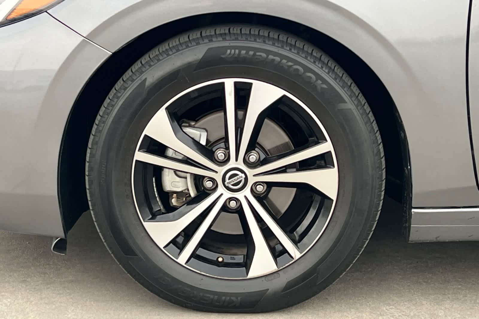 Thumbnail: 2023 Nissan Sentra - 12