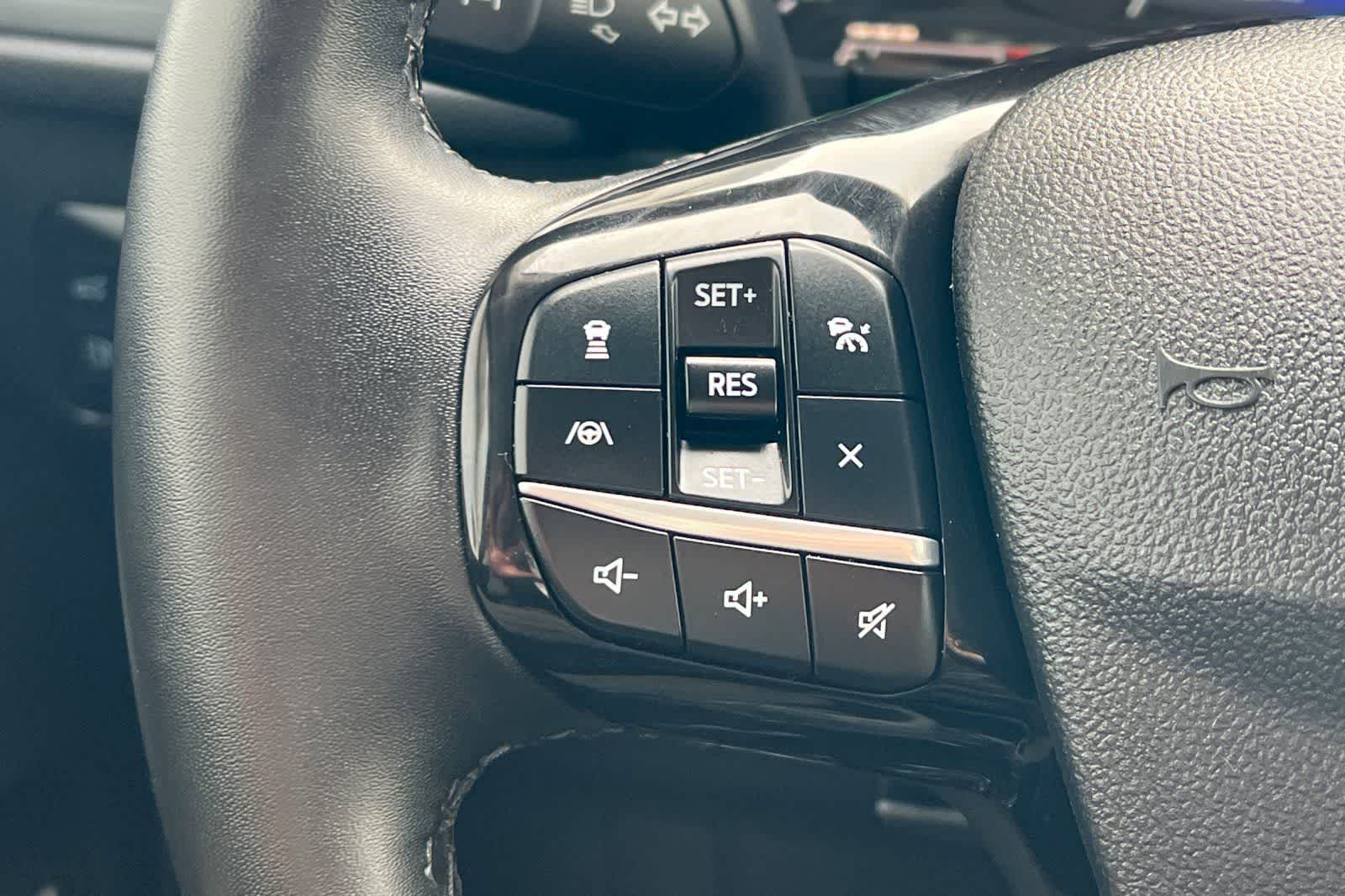 Thumbnail: 2022 Ford Escape - 31