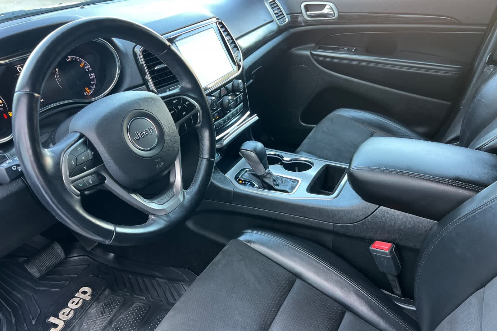 Thumbnail: 2021 Jeep Grand Cherokee - 12