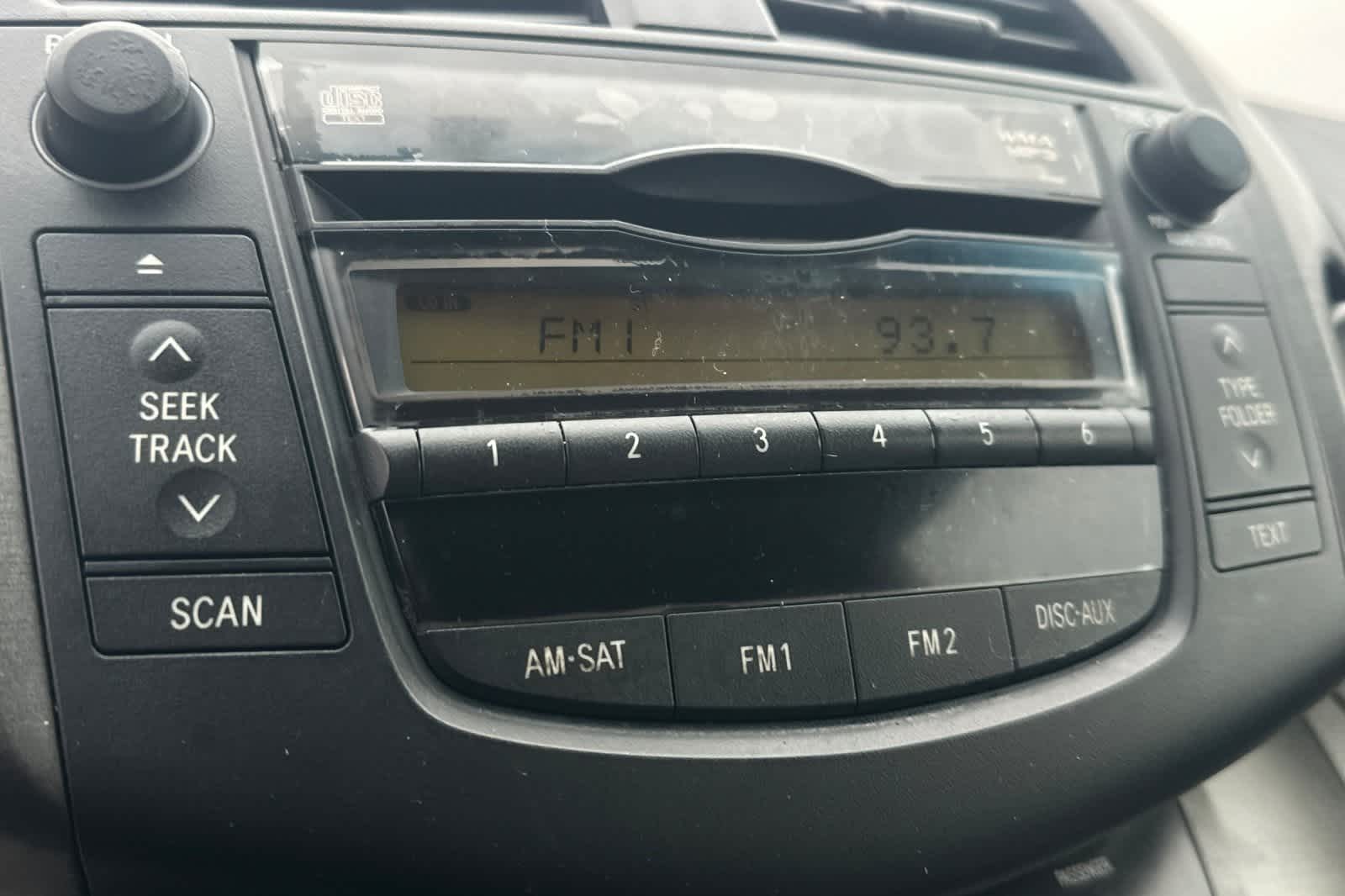 Thumbnail: 2011 Toyota RAV4 - 21