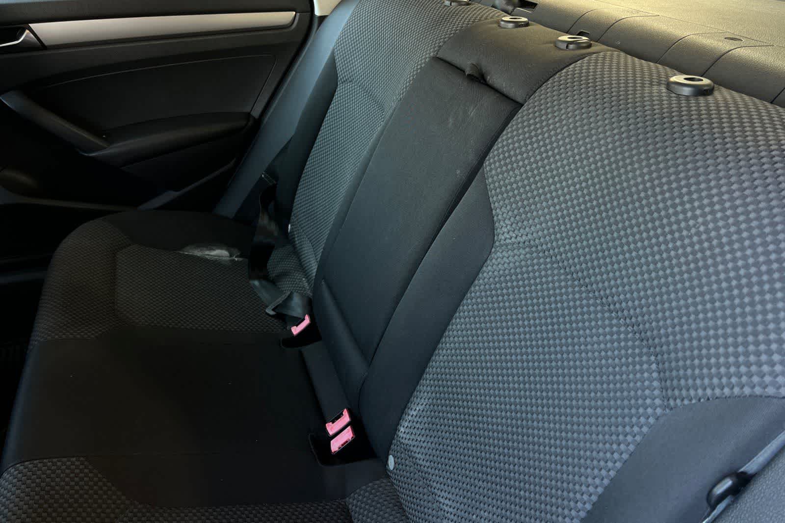 Thumbnail: 2012 Volkswagen Passat - 5