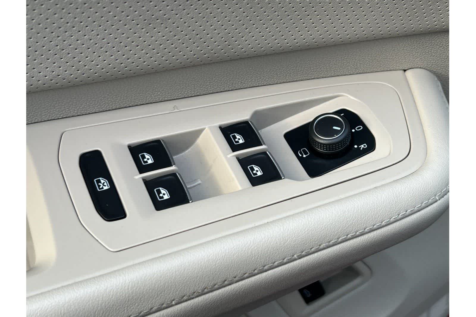 Thumbnail: 2024 Volkswagen Atlas - 15