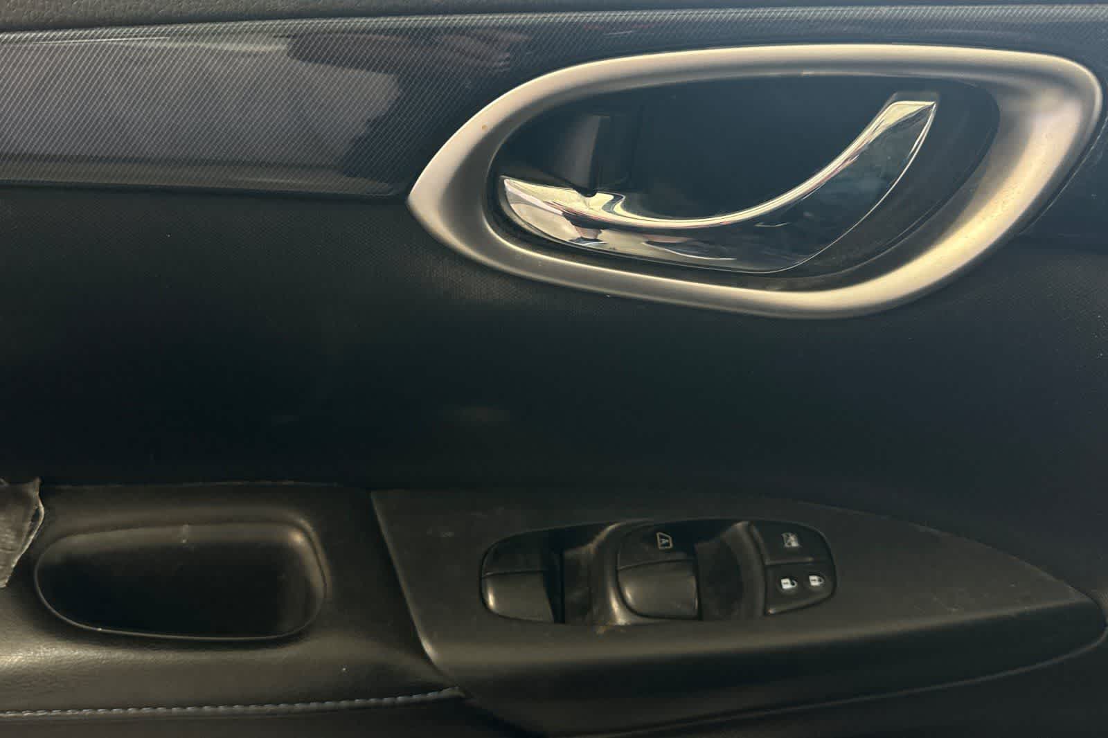 Thumbnail: 2016 Nissan Sentra - 15