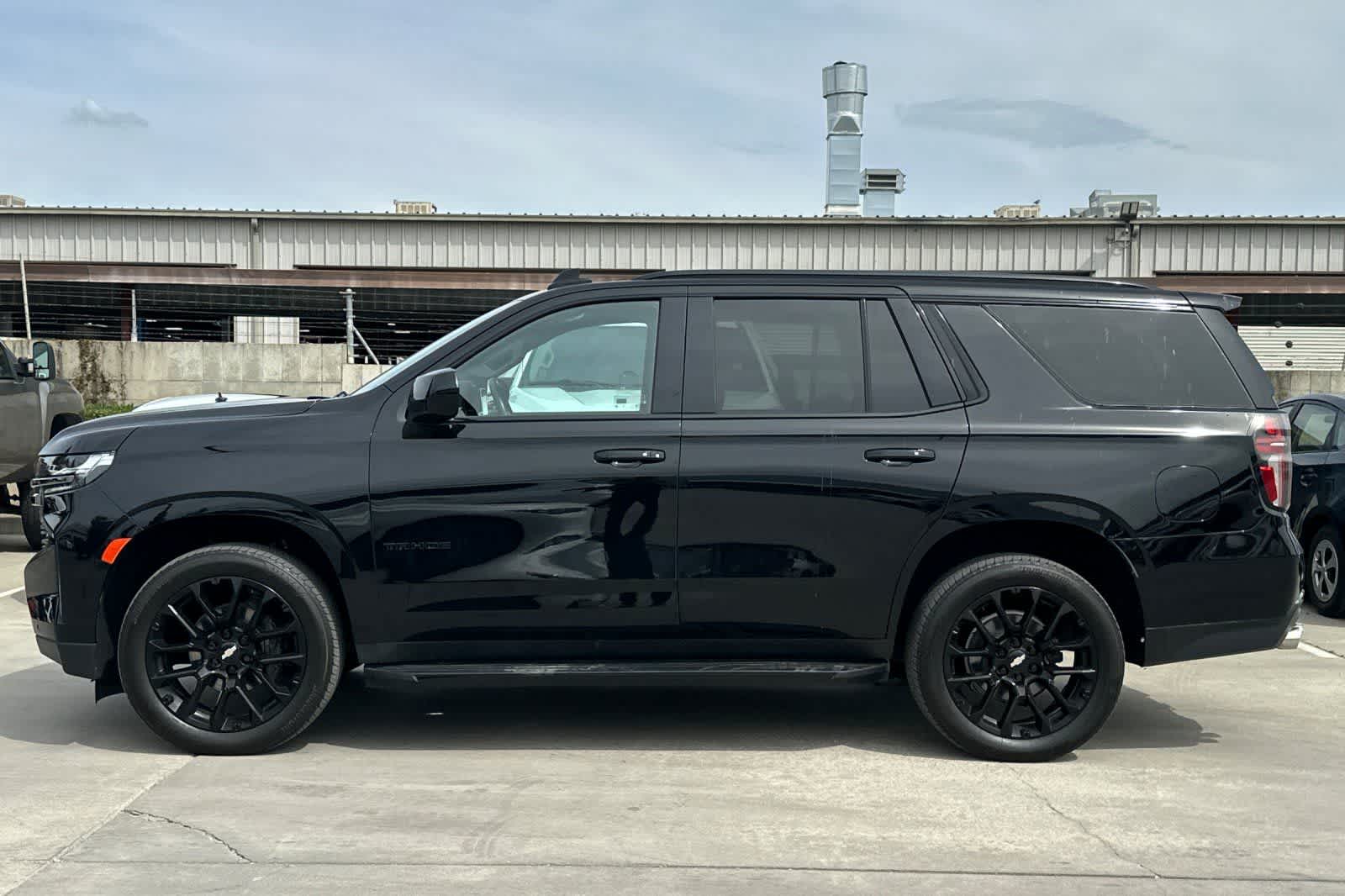 Thumbnail: 2022 Chevrolet Tahoe - 6