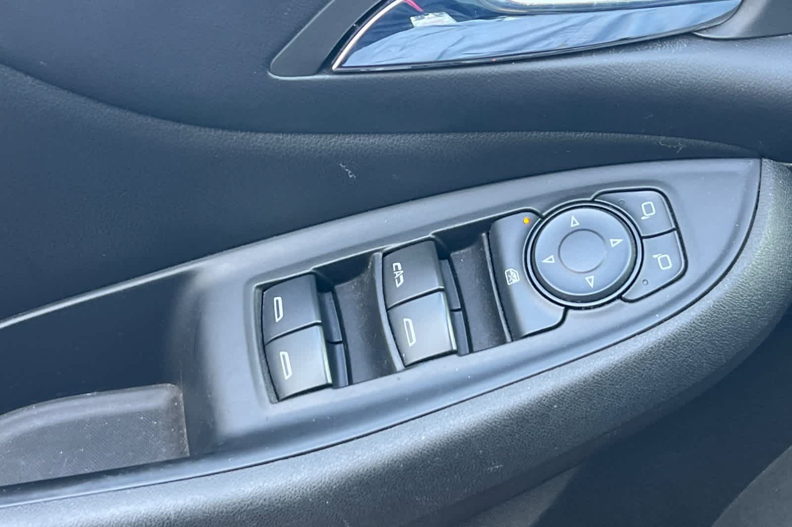 Thumbnail: 2016 Chevrolet Volt - 16