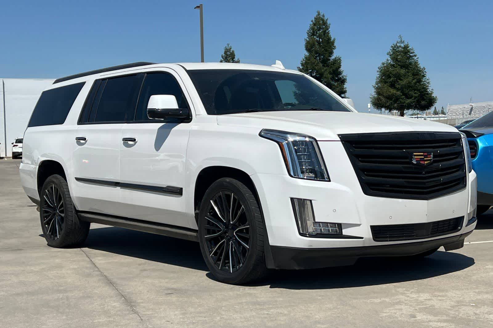 Thumbnail: 2016 Cadillac Escalade - 10