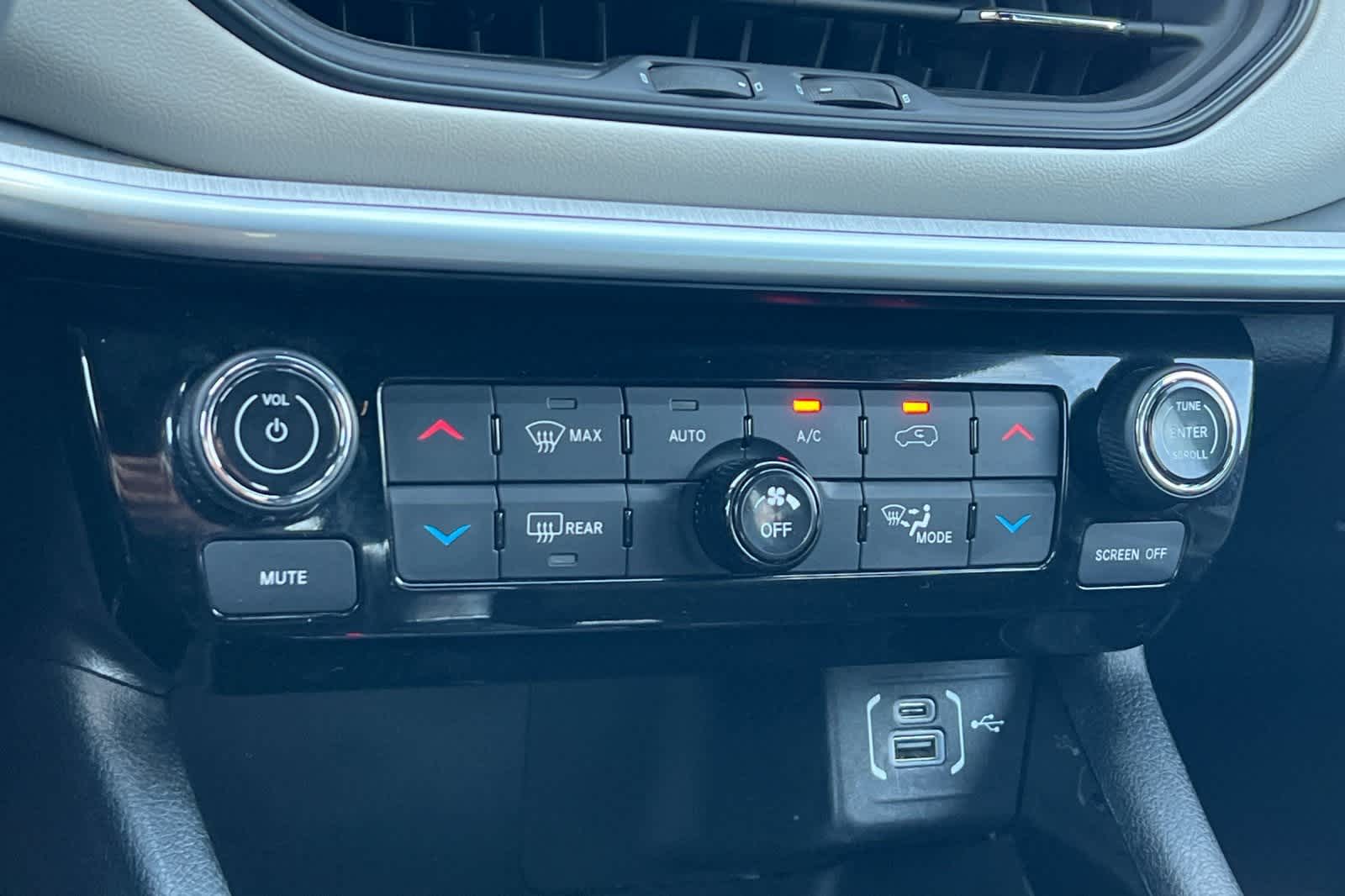 Thumbnail: 2025 Jeep Compass - 23