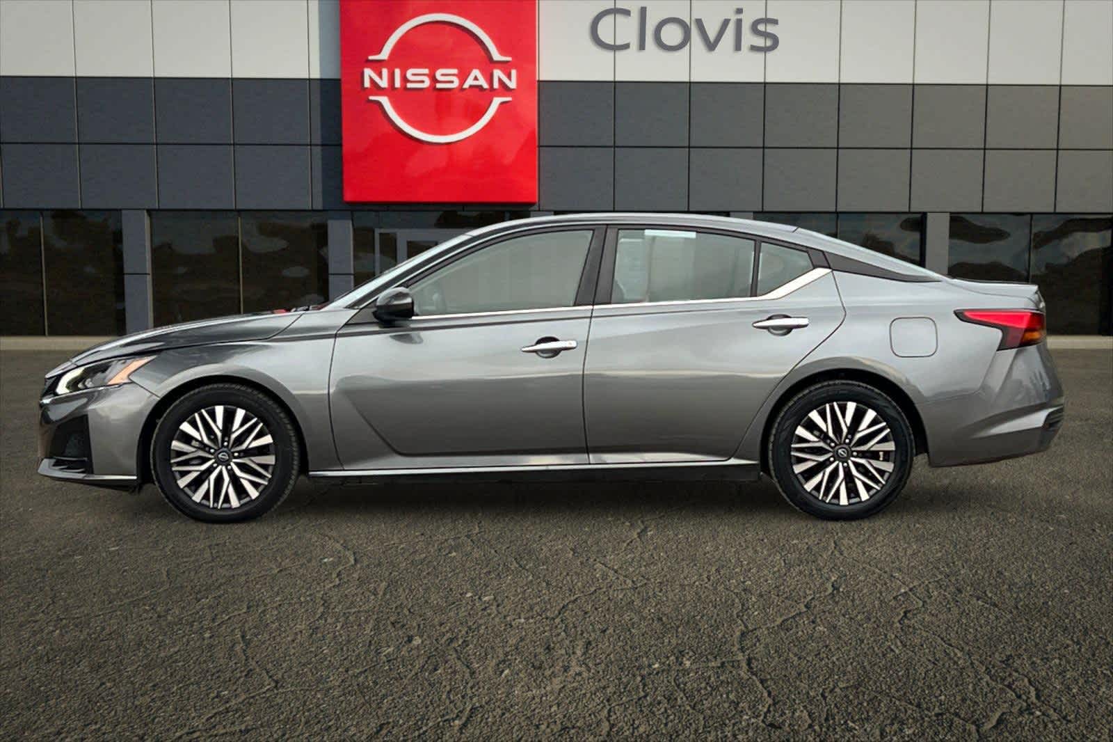 Thumbnail: 2023 Nissan Altima - 6