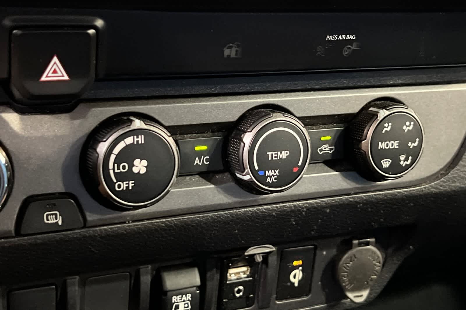 Thumbnail: 2019 Toyota Tacoma - 24