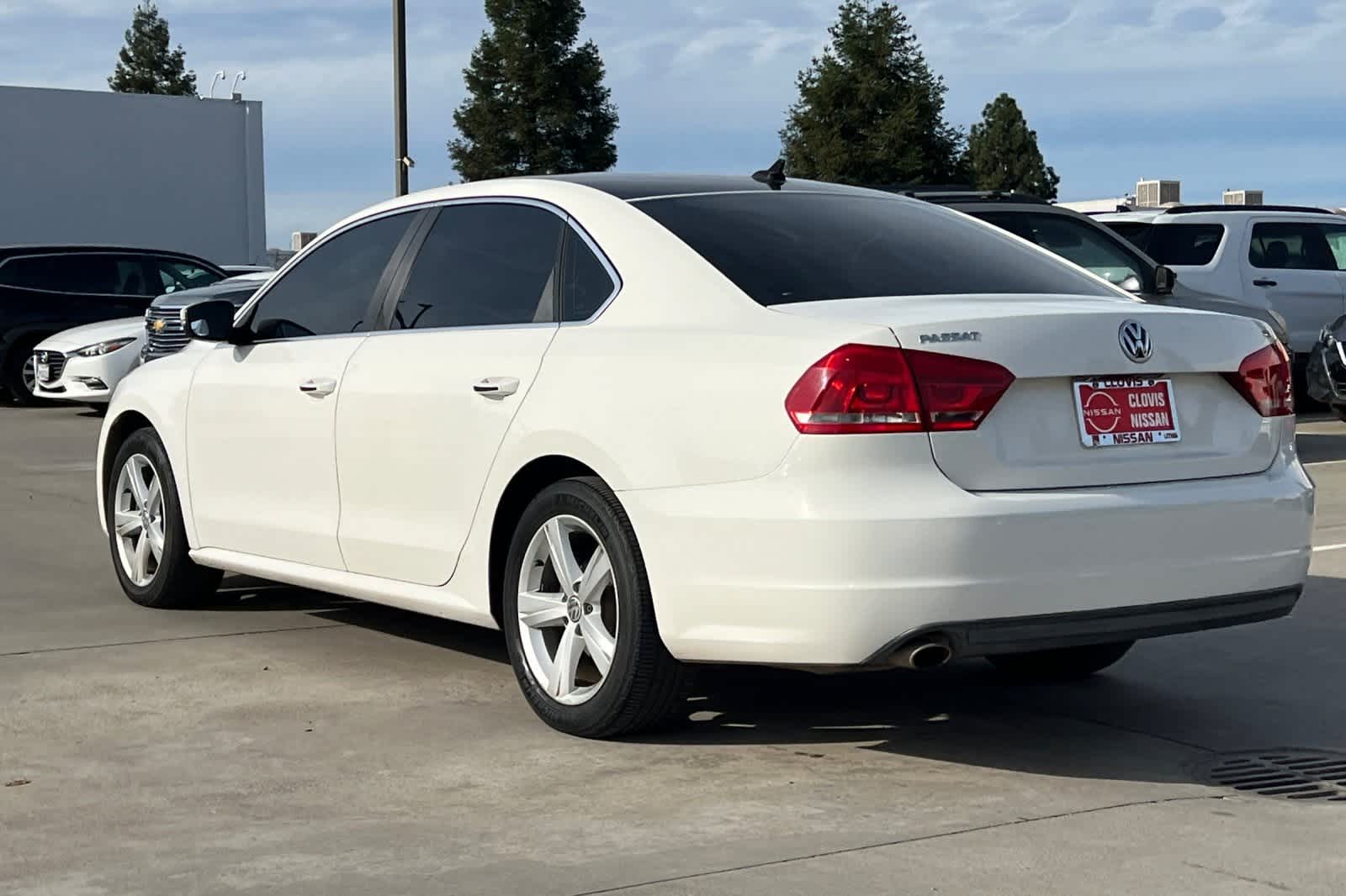 Thumbnail: 2013 Volkswagen Passat - 7