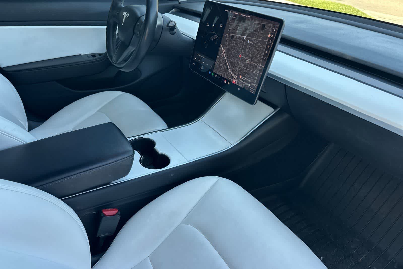 Thumbnail: 2018 Tesla Model 3 - 16