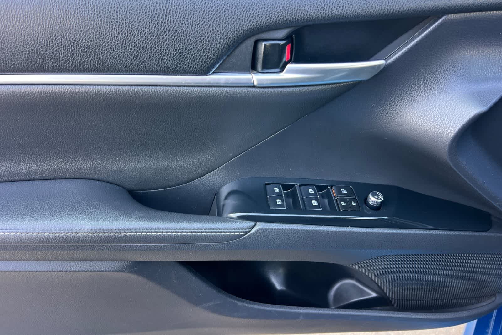 Thumbnail: 2019 Toyota Camry - 13