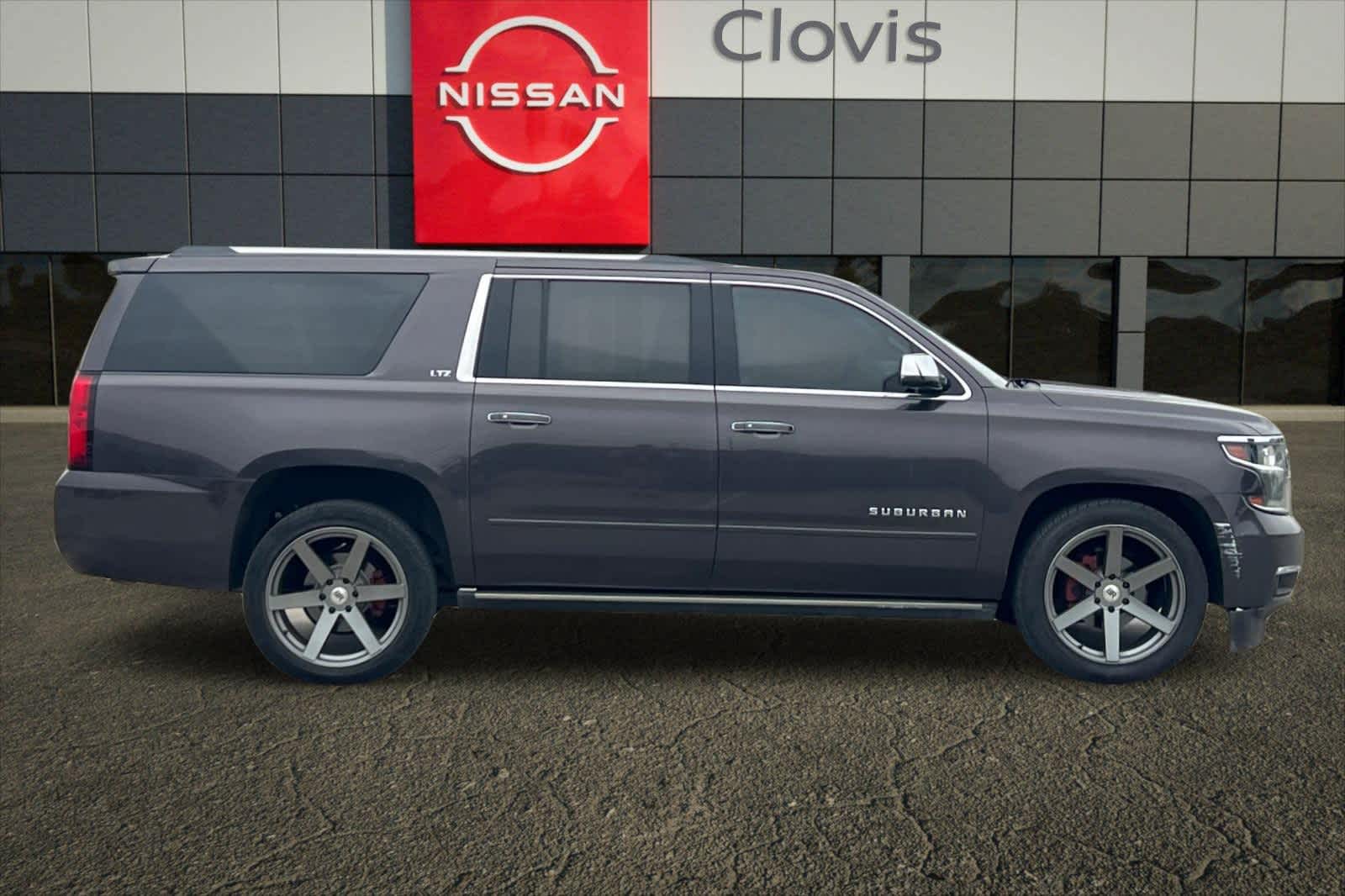 Thumbnail: 2016 Chevrolet Suburban - 9