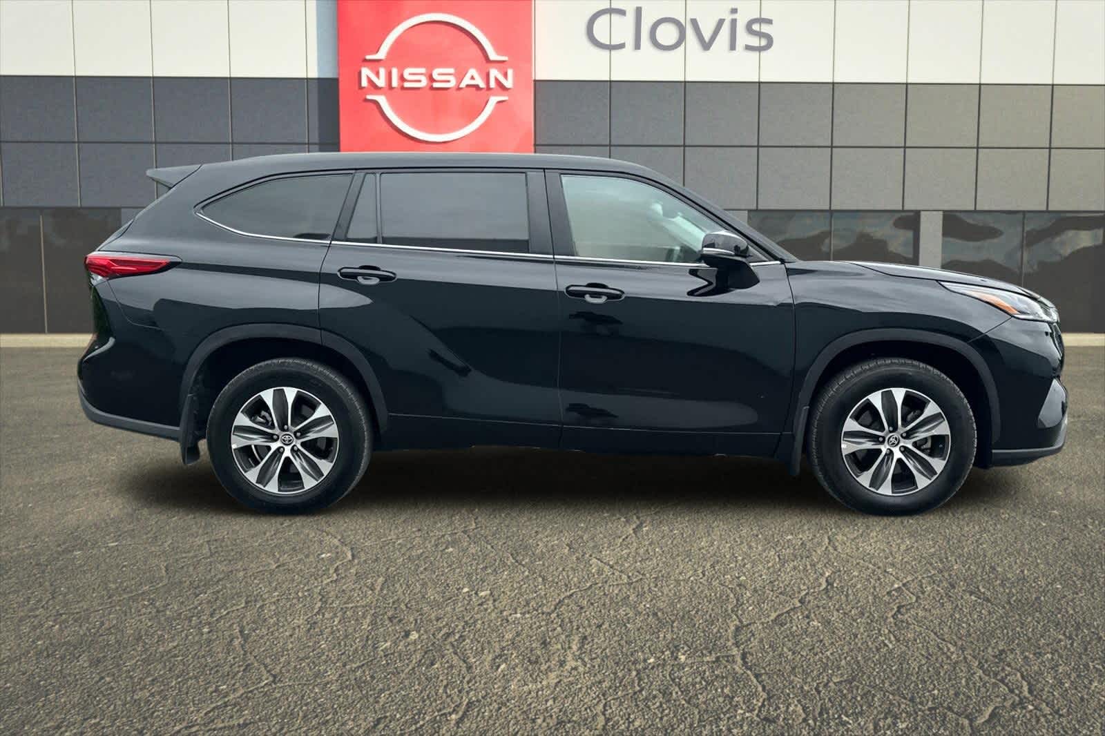 2023 Toyota Highlander XLE 9
